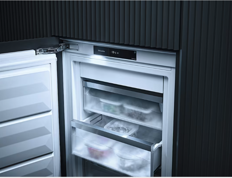 MIELE FNS7774D inbouw vriezer - 178cm